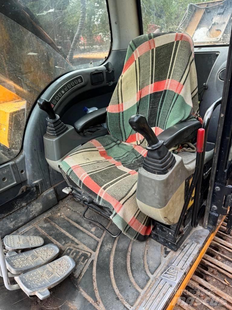 JCB JS 220 LC Telakaivukoneet