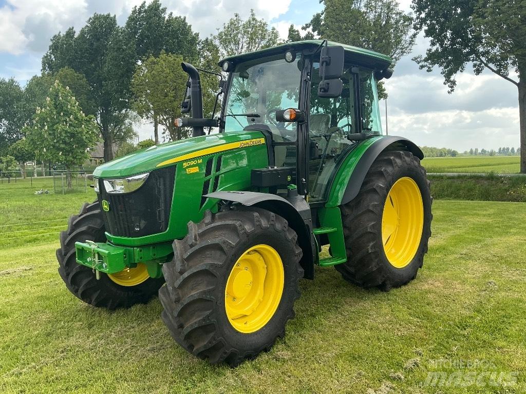 John Deere 5090 M Traktorit
