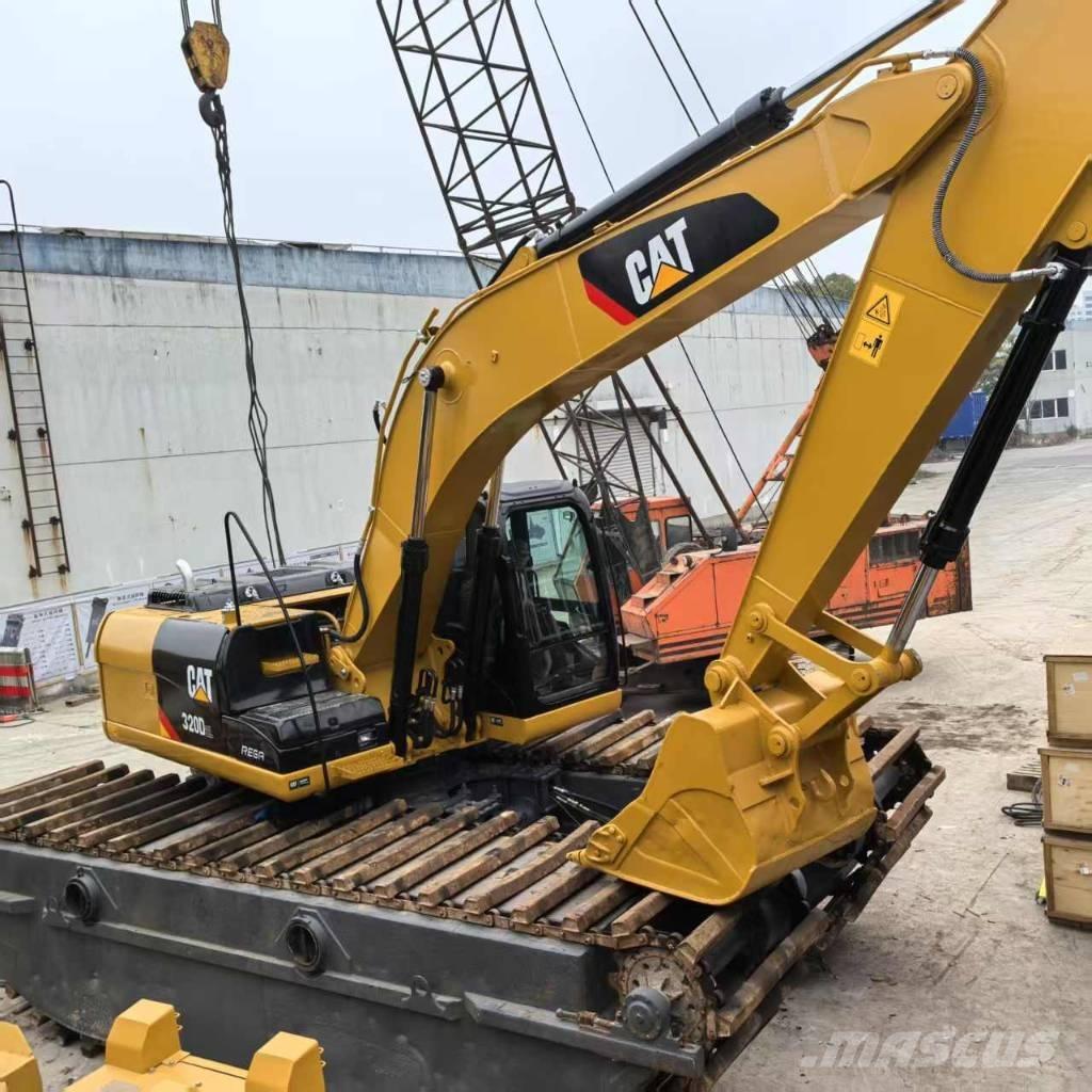 CAT 320 D Amfibio-kaivinkoneet