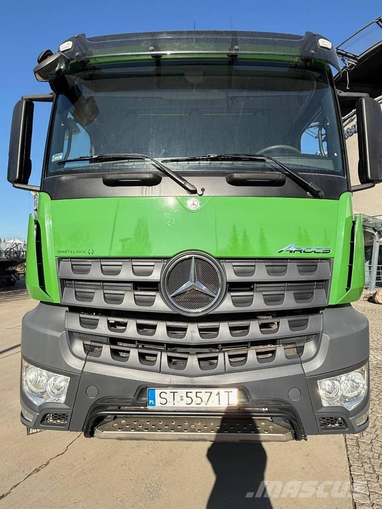 Mercedes-Benz Arocs Vetopöytäautot