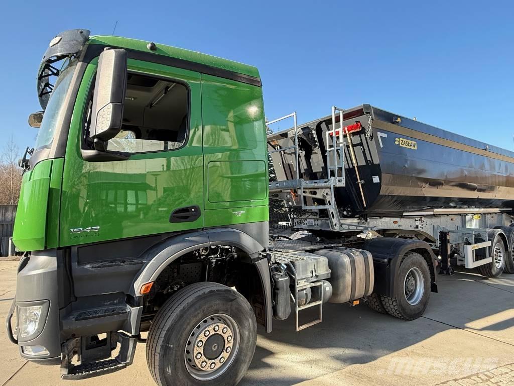 Mercedes-Benz Arocs Vetopöytäautot