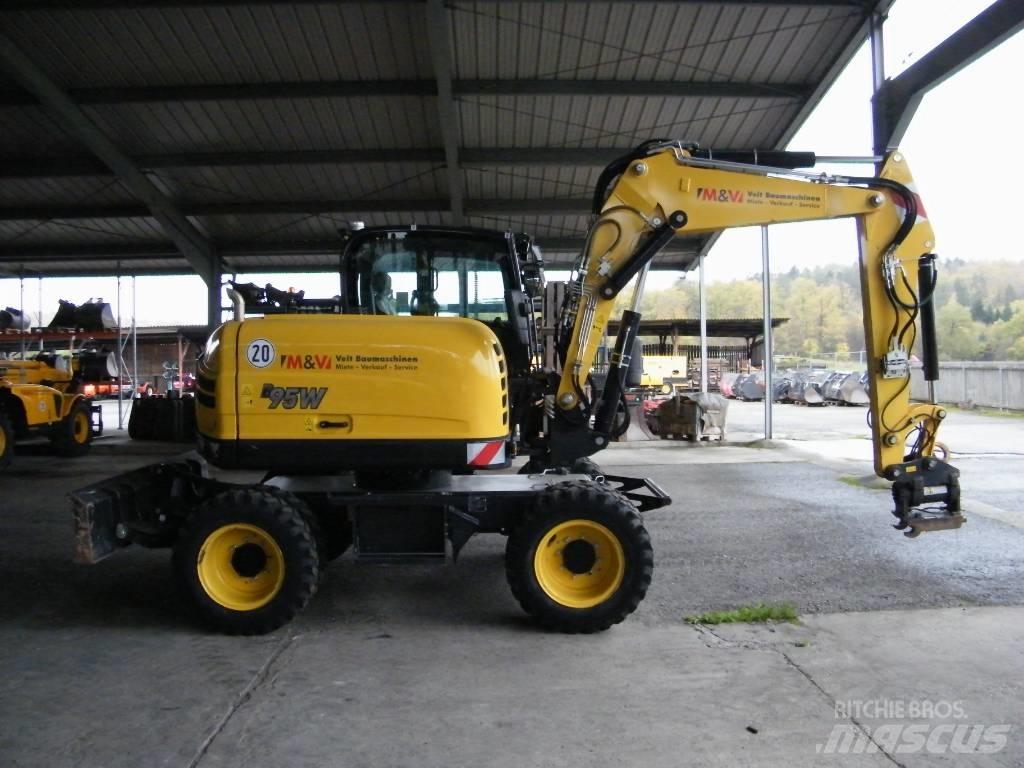 Yanmar B95W Pyöräkaivukoneet