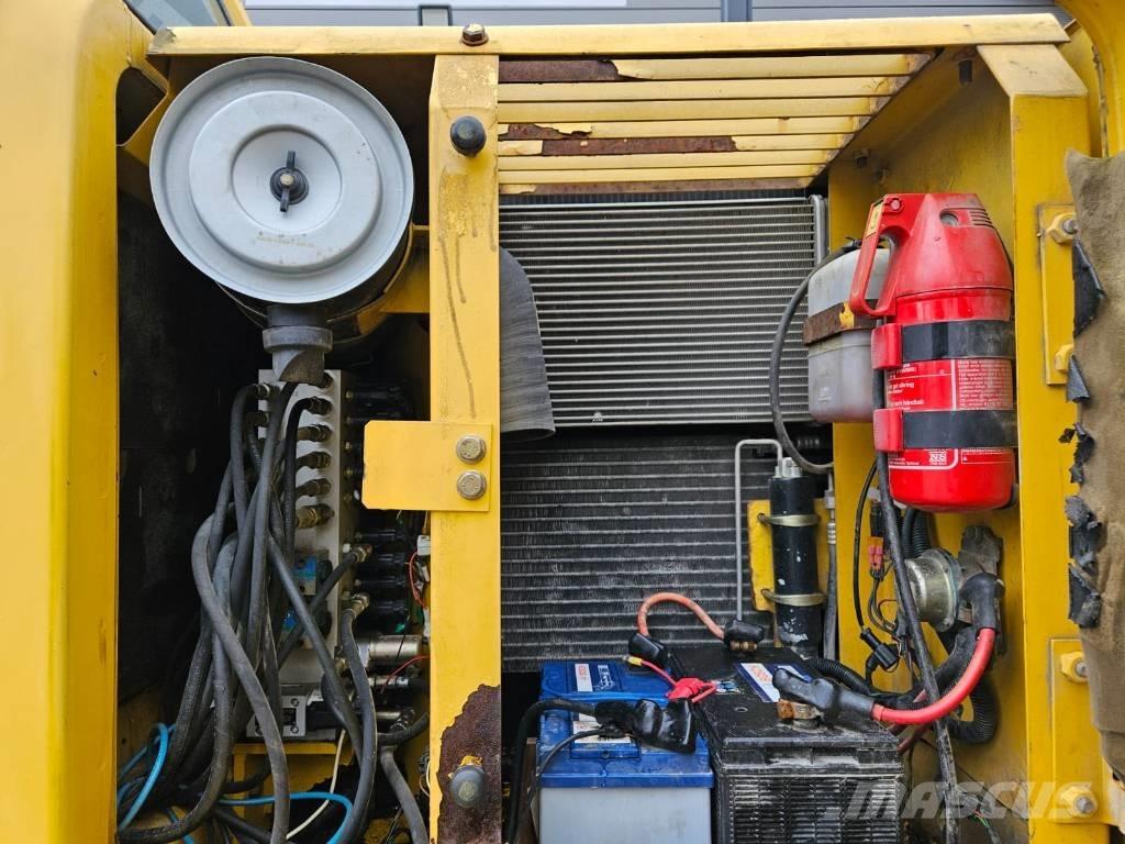 Komatsu PW 130ES-6K Pyöräkaivukoneet