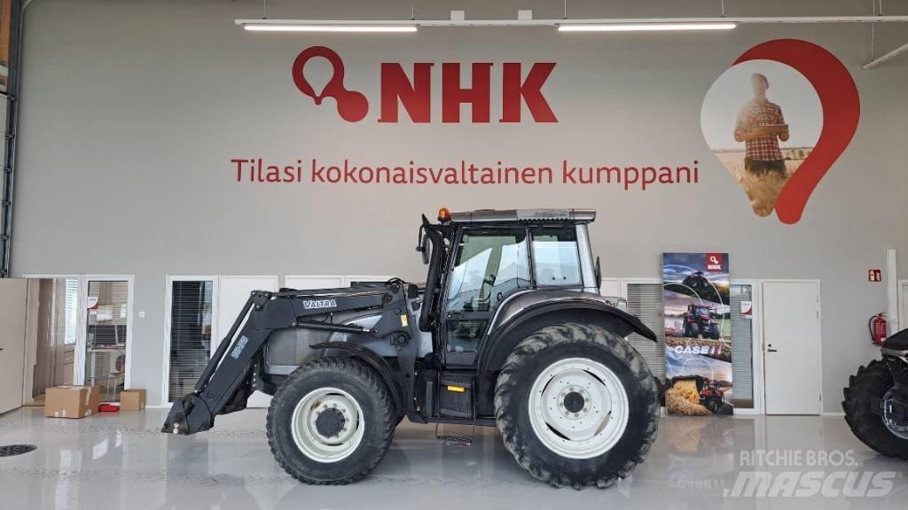 Valtra M 130 Traktorit