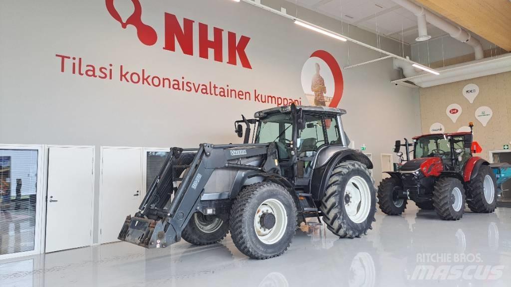 Valtra M 130 Traktorit