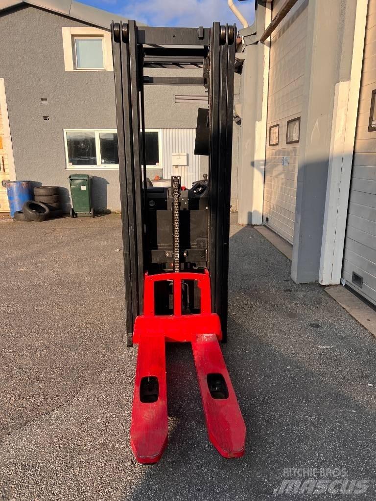 Hyster RS1.6 Ajettavat pinoamisvaunut