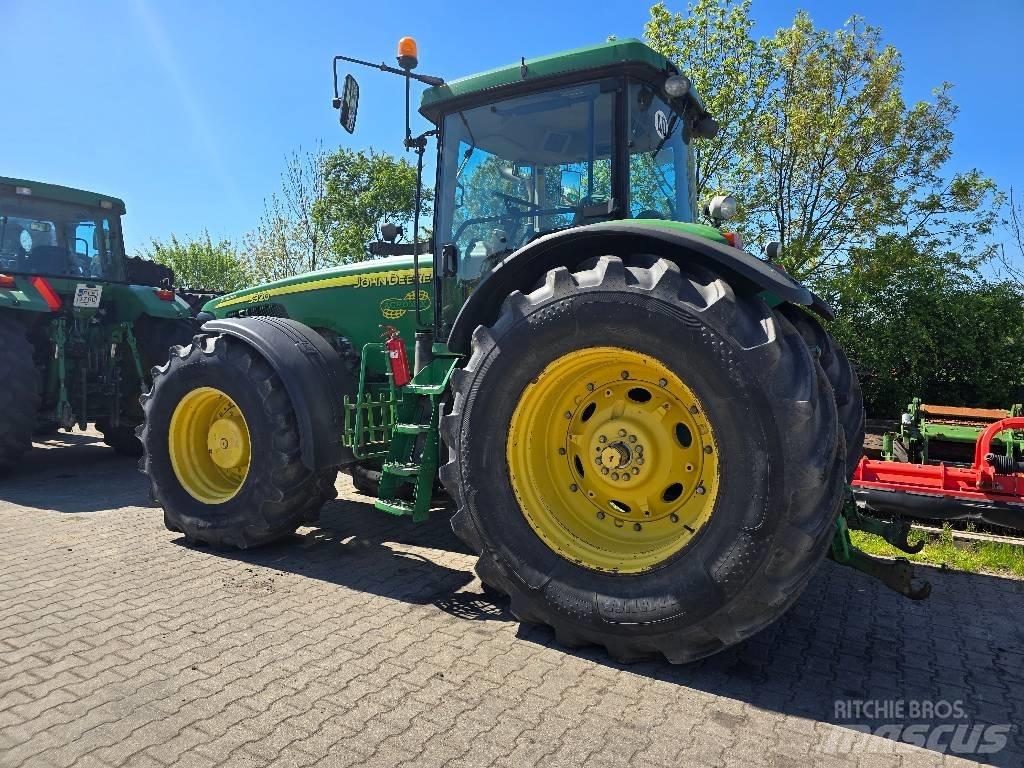 John Deere 8320 Traktorit