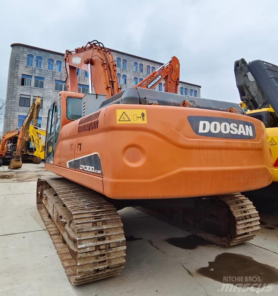 Doosan DX 300 LC Telakaivukoneet
