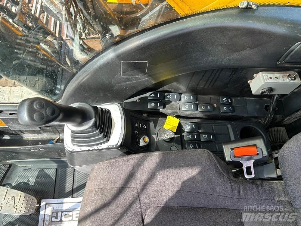 JCB JS220 LC Telakaivukoneet
