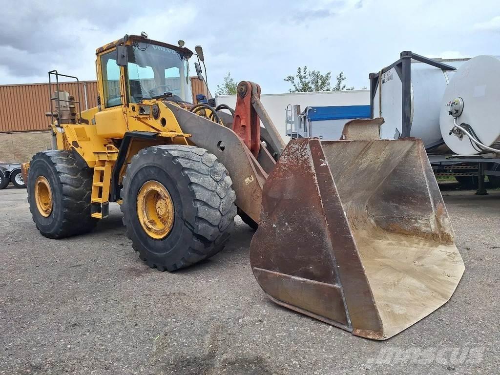 Volvo L220D Pyöräkuormaajat