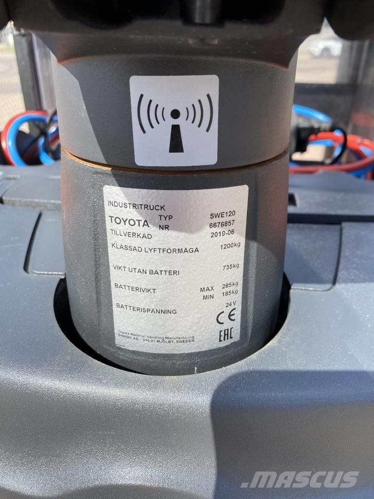Toyota SWE 120 Käyden ajettavat pinoamistrukit