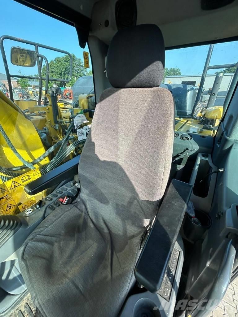 Komatsu PC 210 LC-11 Telakaivukoneet