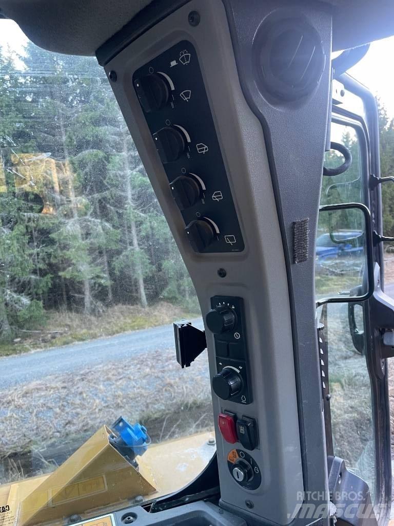 CAT D 6 XE LGP Telaketjupuskutraktorit
