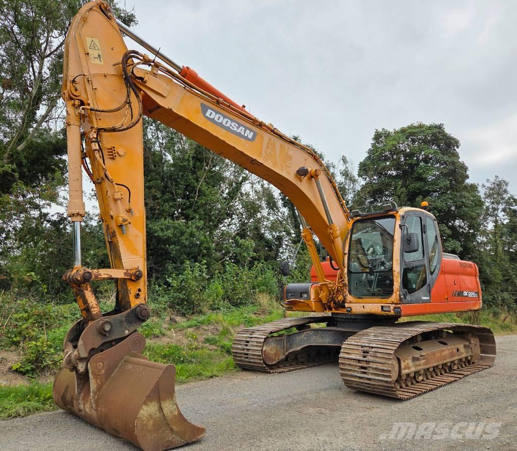 Doosan DX 225 LC Telakaivukoneet