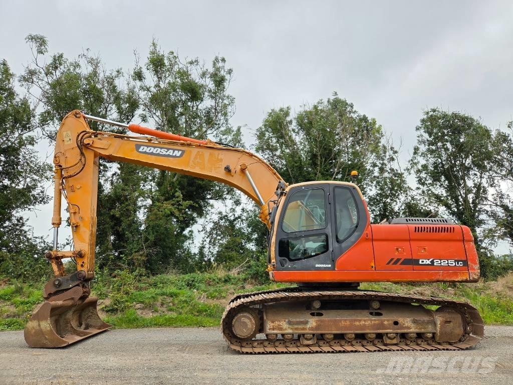Doosan DX 225 LC Telakaivukoneet
