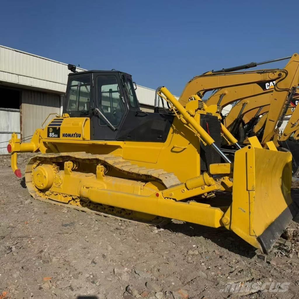 Komatsu D 85 EX-18 Telaketjupuskutraktorit