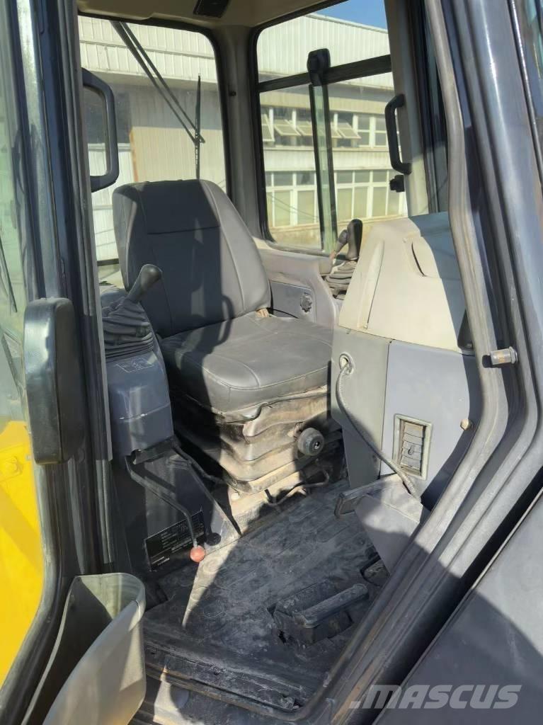 Komatsu D 85 EX-18 Telaketjupuskutraktorit
