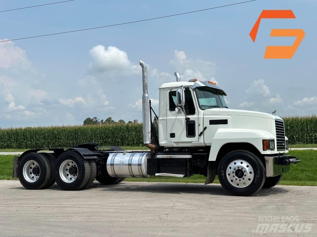 Mack Pinnacle 64ft Vetopöytäautot