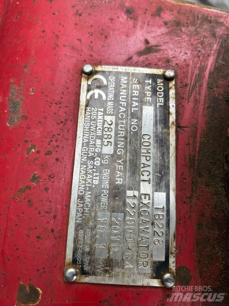 Takeuchi TB 228 Minikaivukoneet < 7t