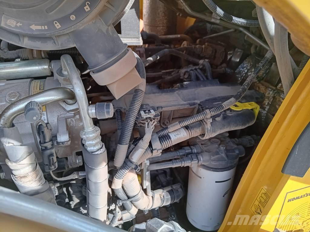 Komatsu WB 97 S-8 Kaivurikuormaajat