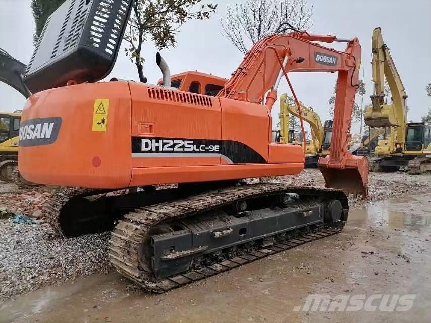 Doosan 225 LC-9 Telakaivukoneet