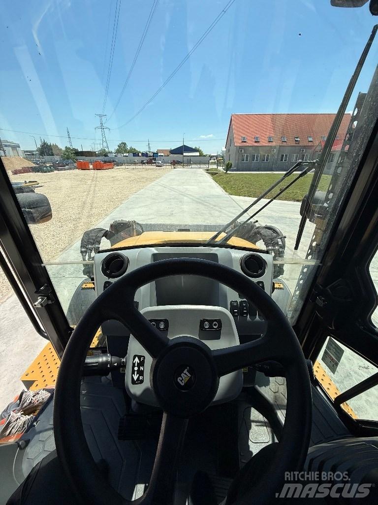 CAT 432f2 Kaivurikuormaajat
