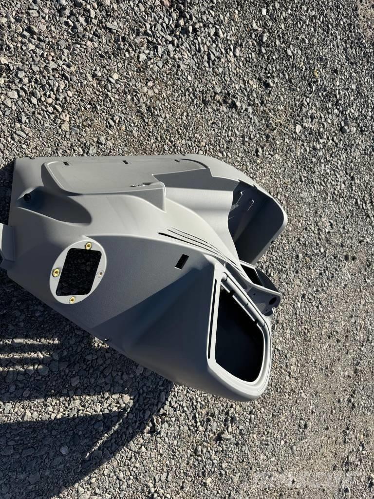 JCB 3 CX Side Panel Ohjaamo ja sisusta