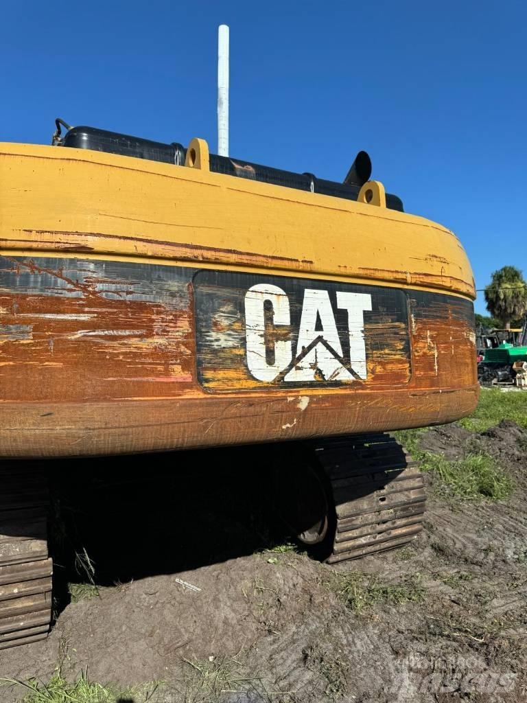 CAT 330 L Telakaivukoneet