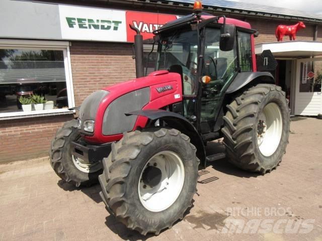 Valtra A93 HITECH Traktorit