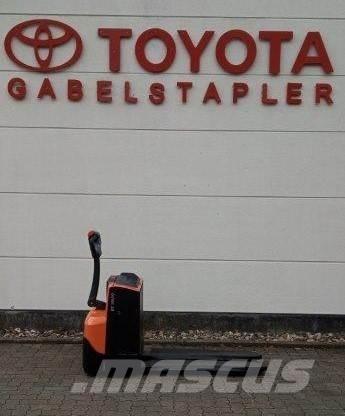 Toyota LWE 200 Käyden ajettavat pinoamistrukit