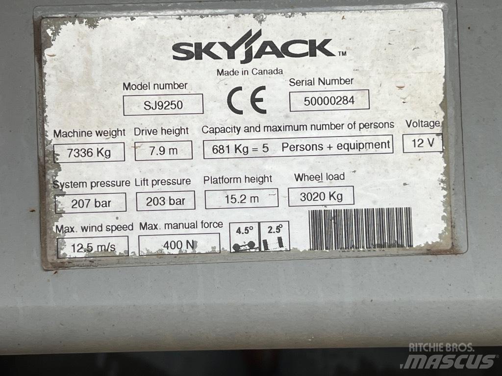 SkyJack SJ 9250 Saksilavat