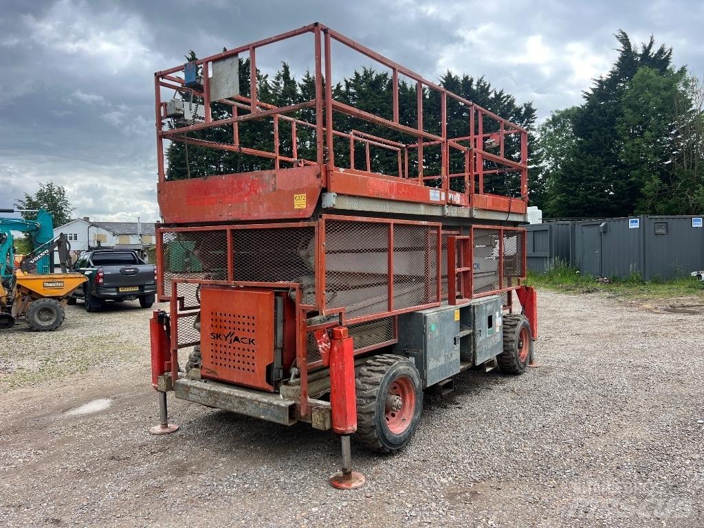 SkyJack SJ 9250 Saksilavat