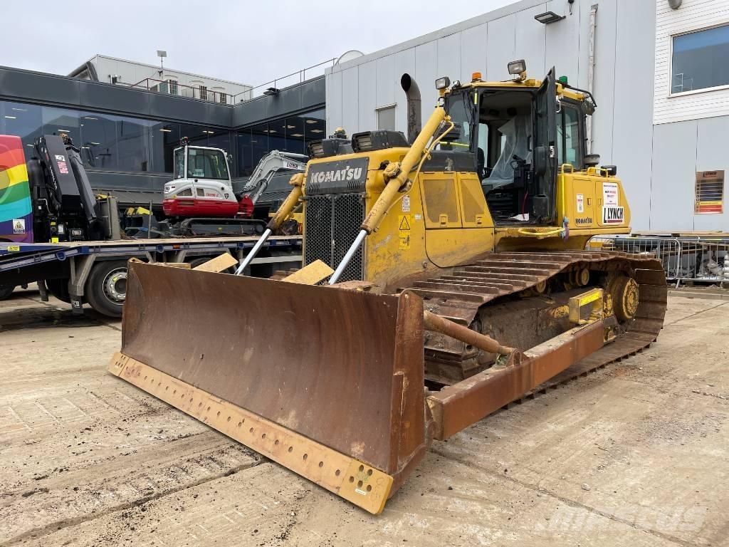 Komatsu D 65 PX-18E0 Telaketjupuskutraktorit