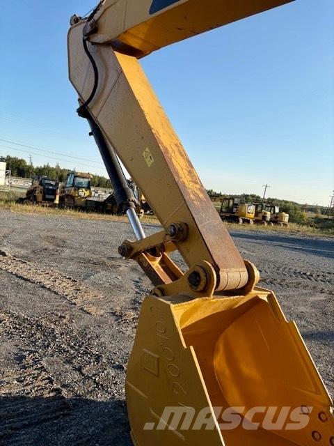 CAT 320 D Telakaivukoneet