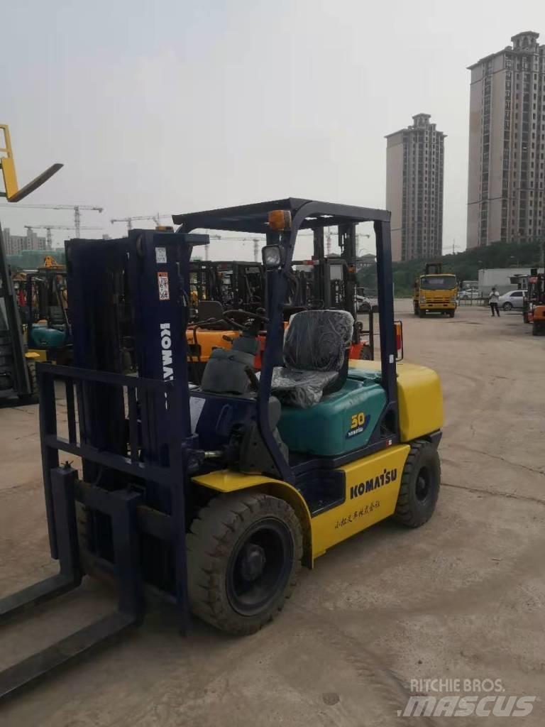 Komatsu FD 30 T-14 Dieseltrukit
