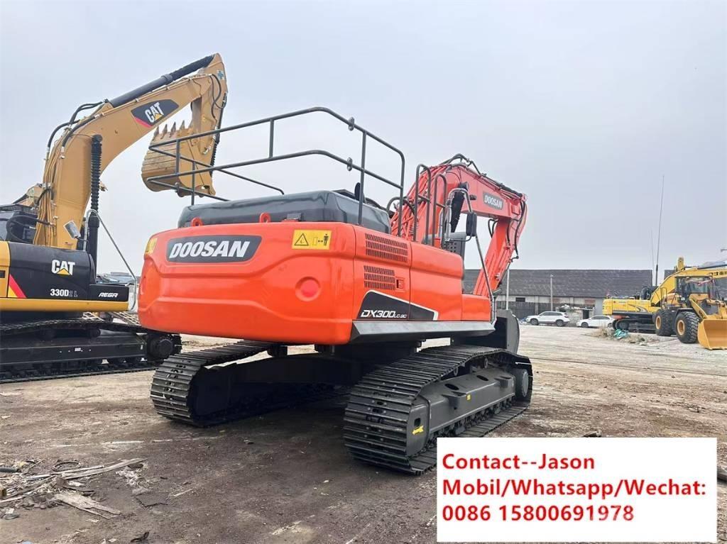 Doosan DX 300 LCA Telakaivukoneet