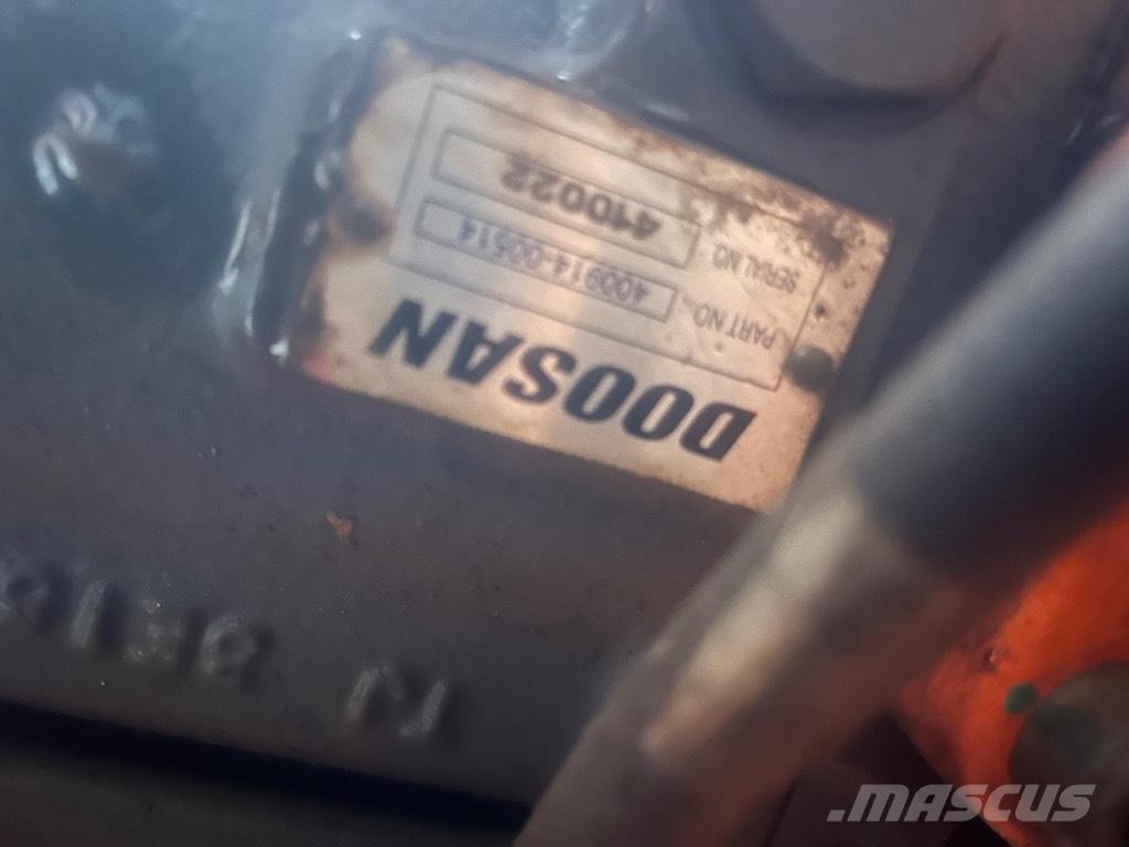 Doosan DX 140 Telakaivukoneet