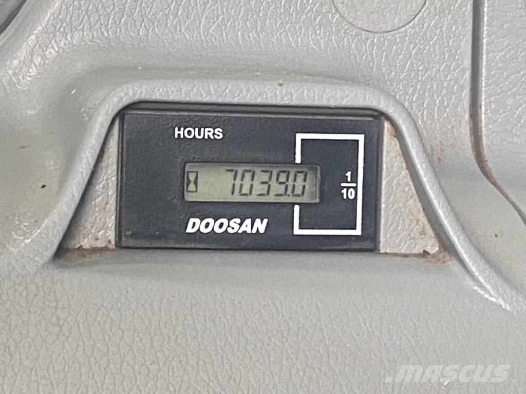 Doosan DX 300 LC-5 Telakaivukoneet