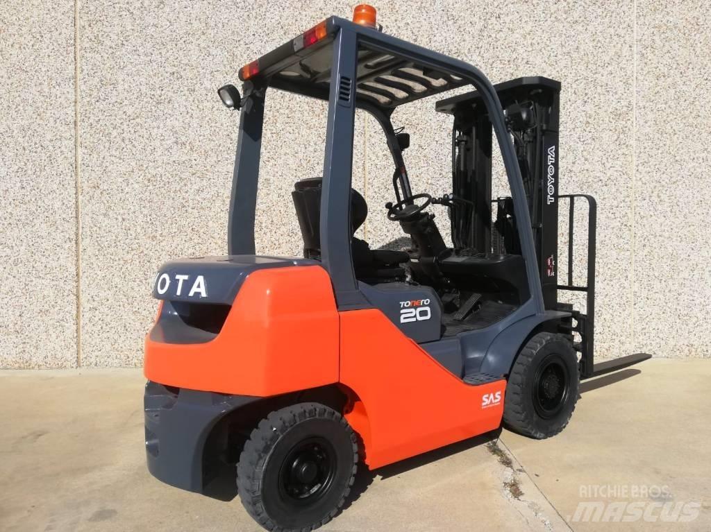Toyota 02-8 FG F 20 Nestekaasutrukit