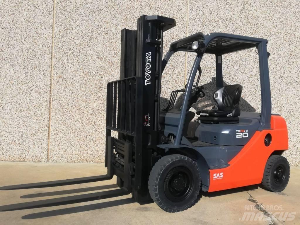 Toyota 02-8 FG F 20 Nestekaasutrukit