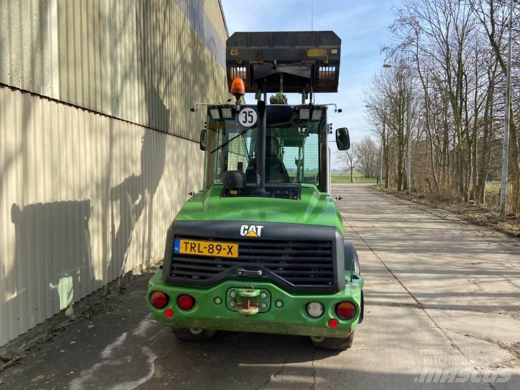 CAT 906M Pyöräkuormaajat