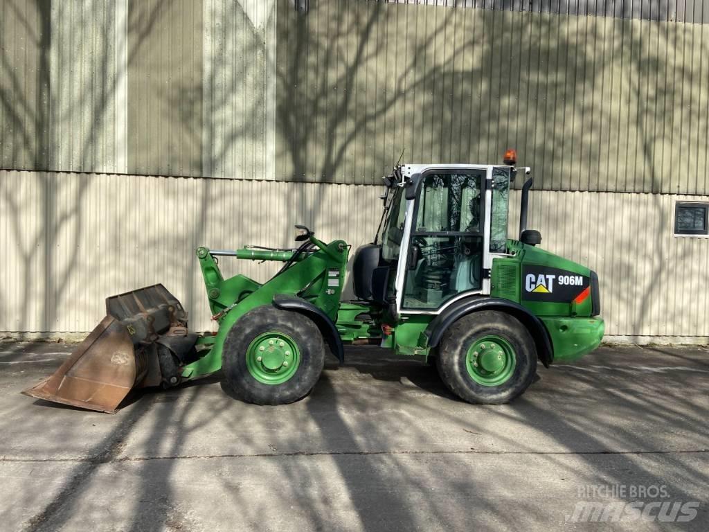 CAT 906M Pyöräkuormaajat