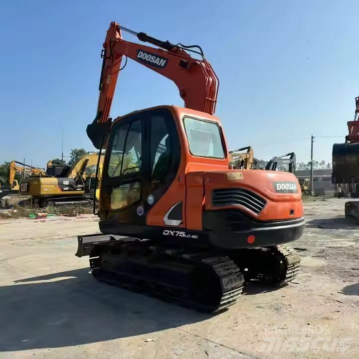 Doosan DX75-9C Midikaivukoneet 7t - 12t