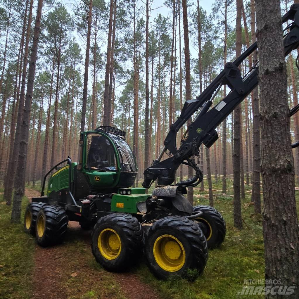 John Deere 1270E Harvesterit