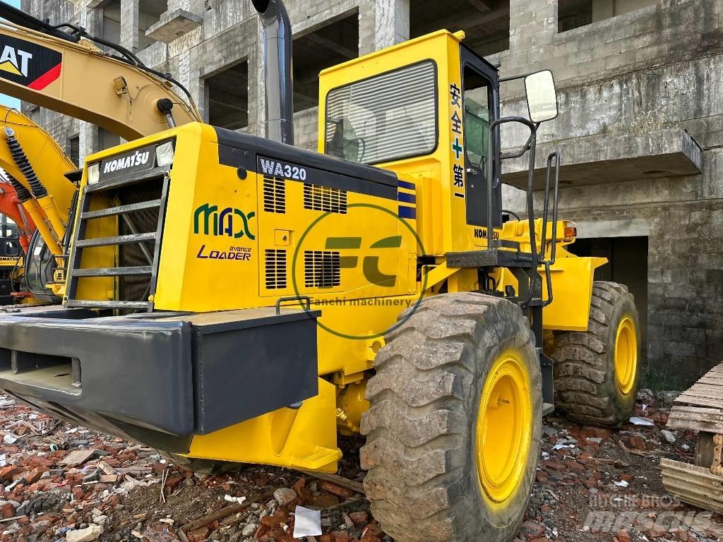 Komatsu WA 320 Pyöräkuormaajat