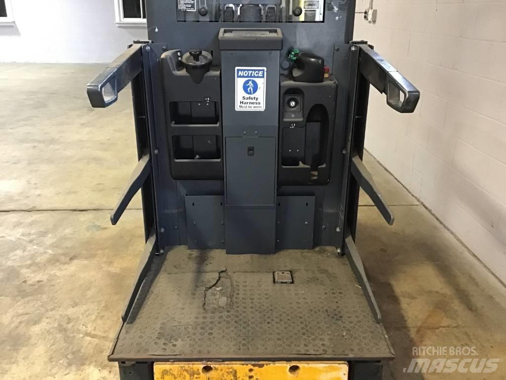 Jungheinrich EKS208 Välitasokeräilytrukit
