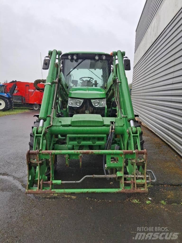 John Deere 6110 Traktorit