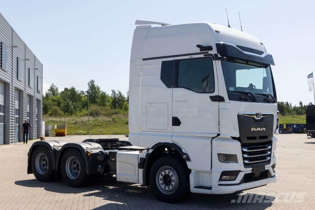 MAN TGX 28.520 6x2=2 Vetopöytäautot