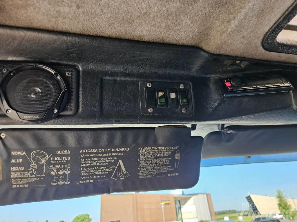 Sisu SM300 8X2 Metsäkoneritilät