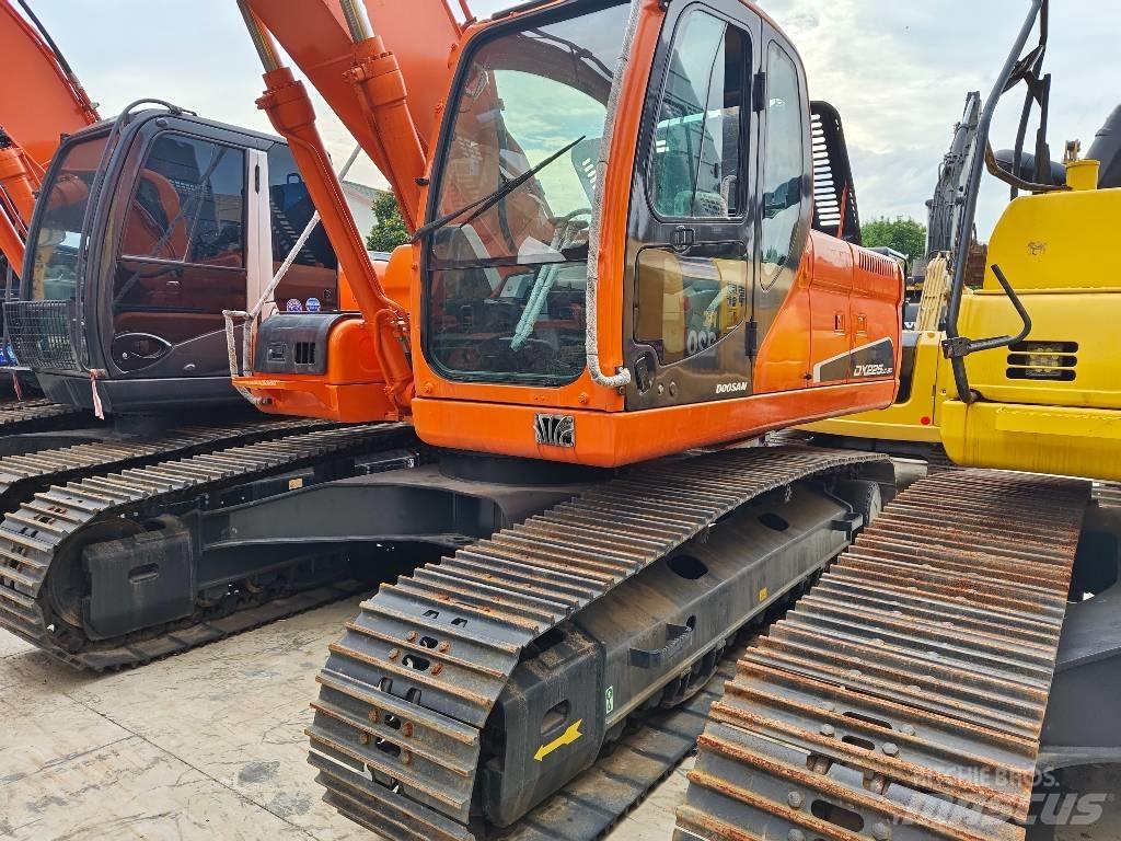 Doosan DX 225 LC Telakaivukoneet
